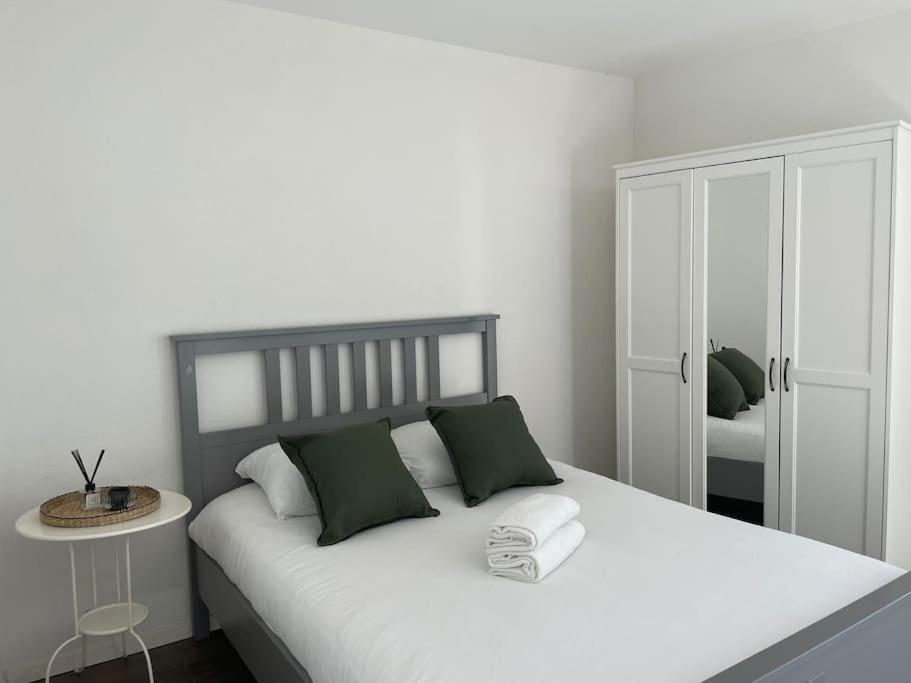 Proche Lausanne: Studio Bien Equipe Apartment Prilly Exterior photo