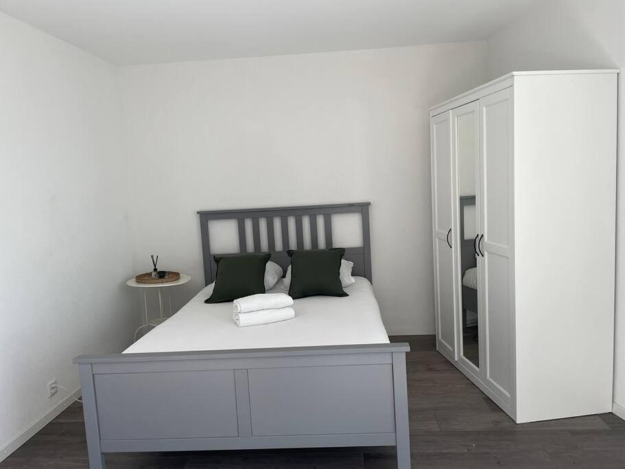 Proche Lausanne: Studio Bien Equipe Apartment Prilly Exterior photo