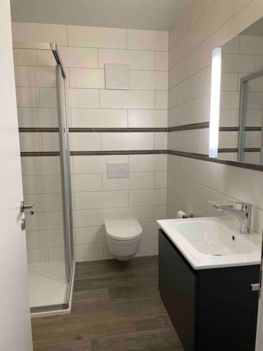 Proche Lausanne: Studio Bien Equipe Apartment Prilly Exterior photo